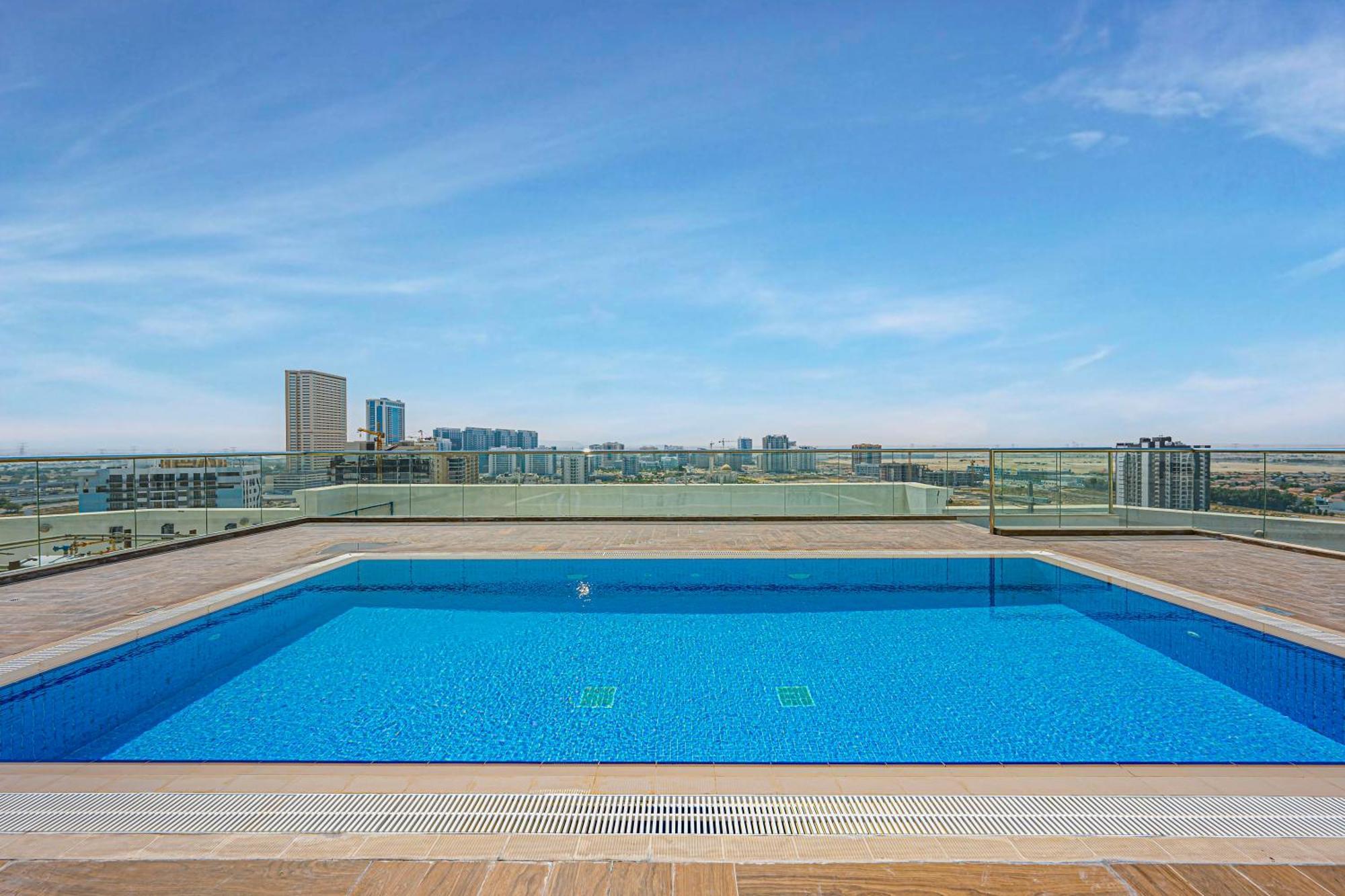 Urban Getaway In Dubailand دبي