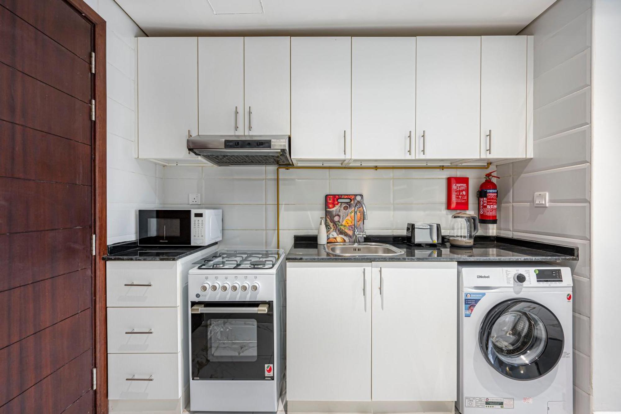 Urban Getaway In Dubailand دبي